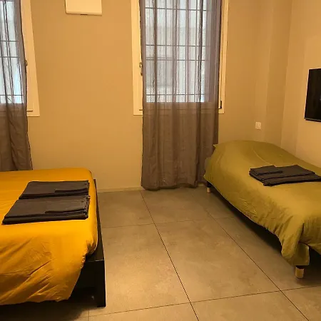 La Casa All'ombra Della Chiesa 브레셀로