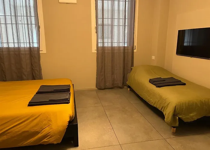 La Casa All'ombra Della Chiesa Brescello